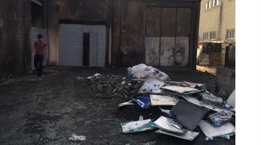 Yalıtım Fabrikasında Korkutan Yangın