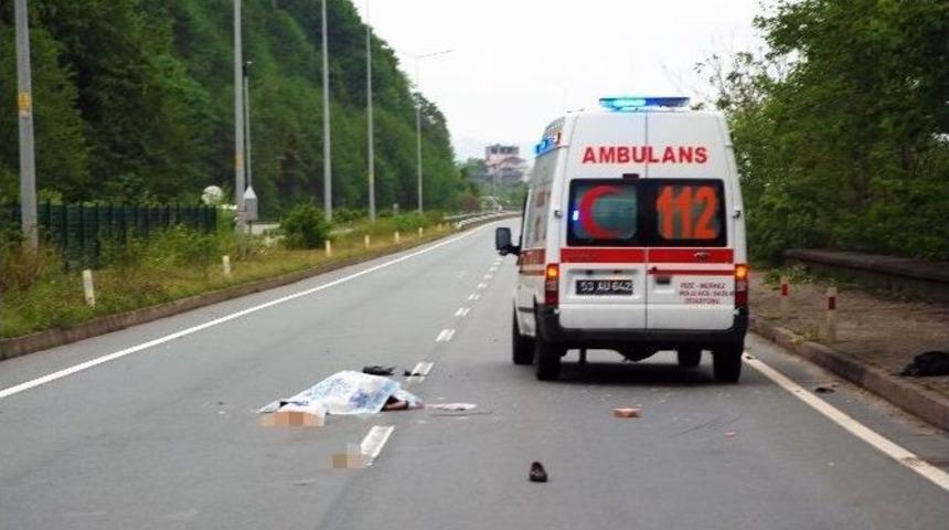 İki Farklı Aracın &Ccedil;arptığı Kadın Hayatını Kaybetti