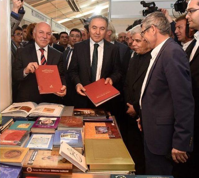 Erzurum Kitap Fuarı Açıldı