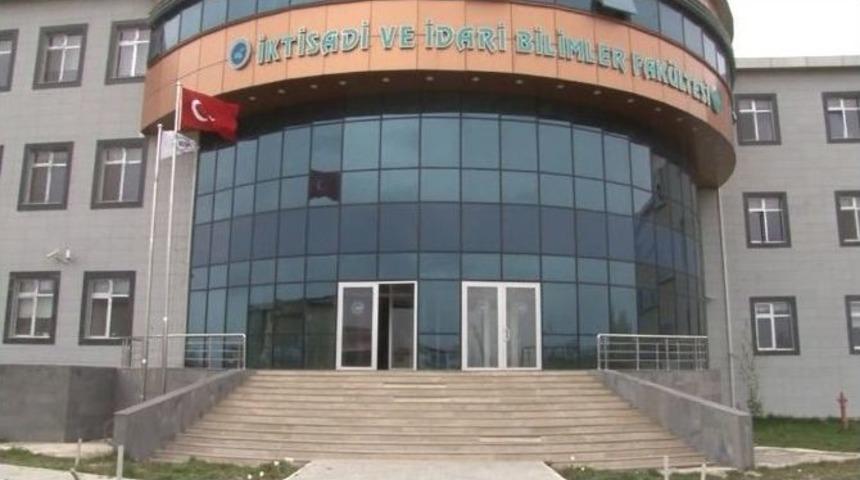 Yeni Anayasa &Ccedil;alışmalarıyla İlgili Tartışmalar