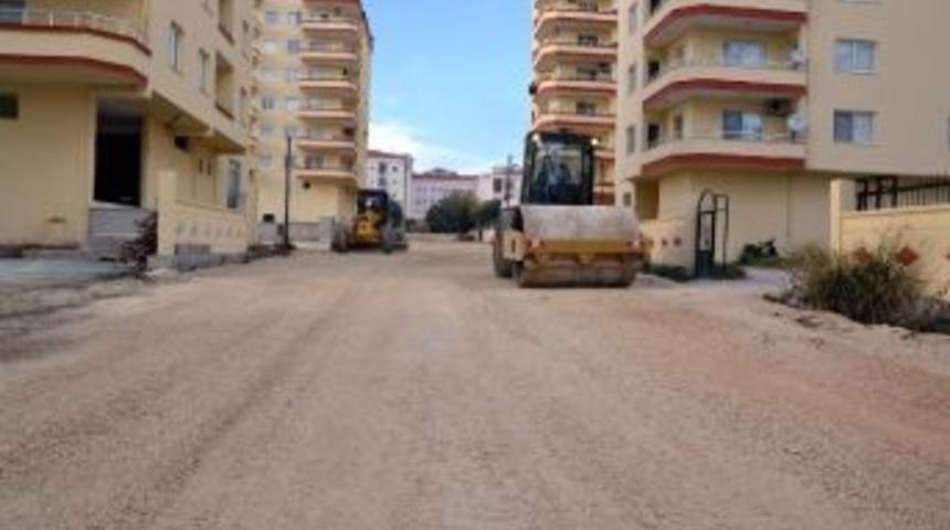 Erdemli&rsquo;de Asfalt &Ccedil;alışmaları S&uuml;r&uuml;yor