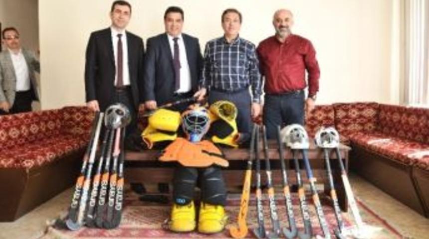 Pursaklar Belediye Başkanı &Ccedil;etin&rsquo;den Sarıkamış&rsquo;a Spor Desteği