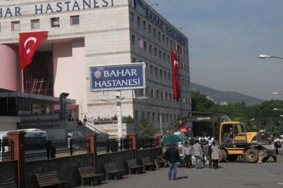 Bursa&rsquo;da Hastanenin Ka&ccedil;ak Duvarı Yıkıldı