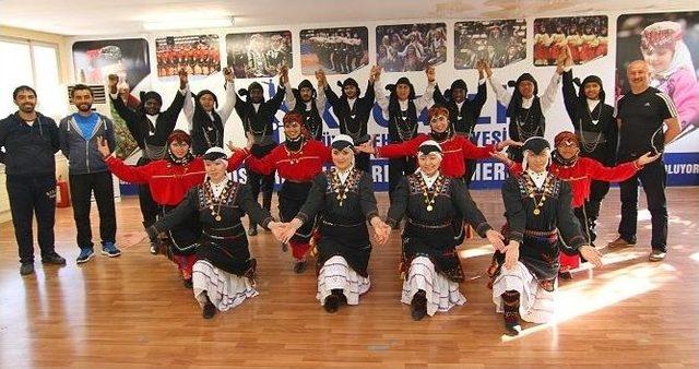 Yabancı Öğrenciler İçin Halk Oyunları Kursu Açıldı 1