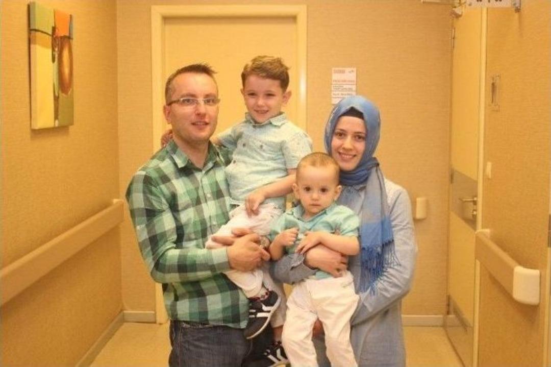 Oğluna &Ouml;nce Hayat Sonra Da Kardeş Verdi