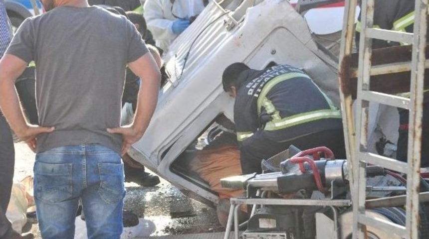 Batman&rsquo;da Trafik Kazası: 1 &Ouml;l&uuml;, 2 Yaralı