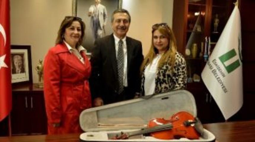 Eskişehir &Ccedil;ocuklarının Geleceğine Sahip &Ccedil;ıkıyor