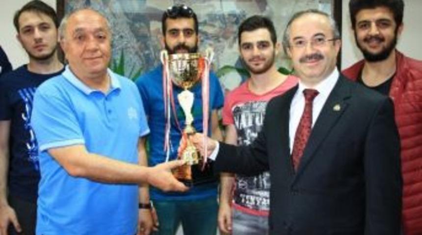 D&uuml; Basketbol&rsquo;da 2&rsquo;nci Oldu