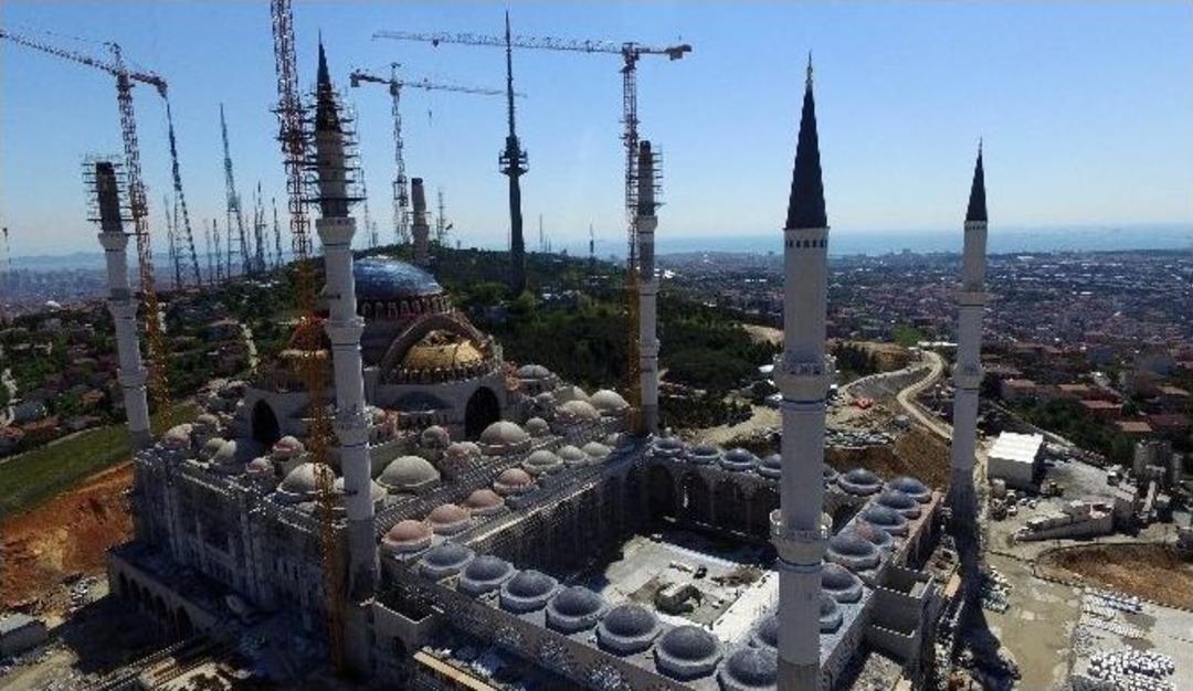 &Ccedil;amlıca Camii&rsquo;nin Dev Kubbesinin Beton D&ouml;k&uuml;m&uuml;ne Başlandı