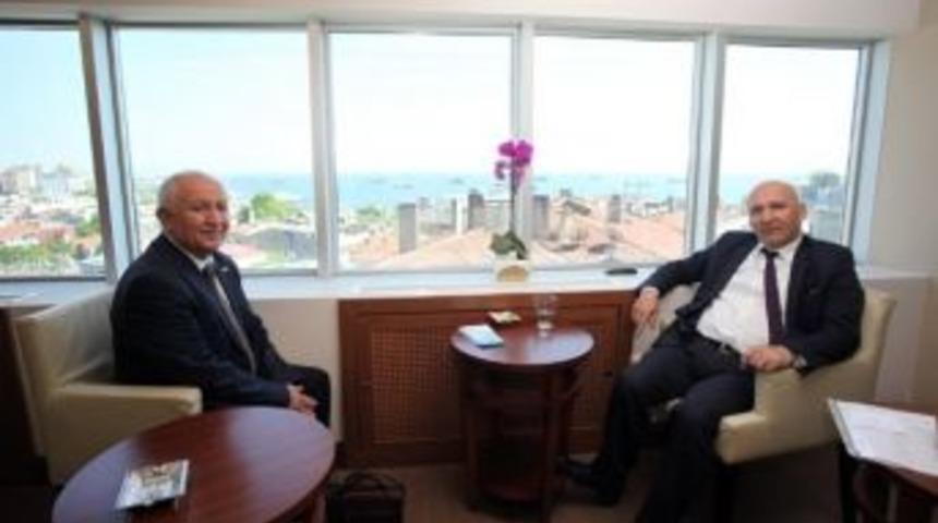 Başkan Altınok &Ouml;z&rsquo;e Afyonkarahisar Dernek Başkanı&rsquo;ndan Ziyaret