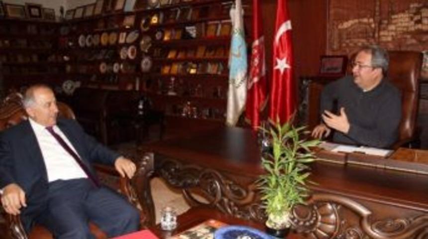 Karayolları 6. B&ouml;lge M&uuml;d&uuml;r&uuml; Karademir, &Uuml;nver&rsquo;i Ziyaret Etti