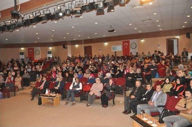 Iğdır Üniversitesi’nde “yunusca Sevmek” Konulu Konferans Yapıldı