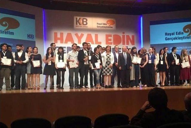 En Çok Başvuru Ödülü Ve Kategori Birinciliği Üniversiteden