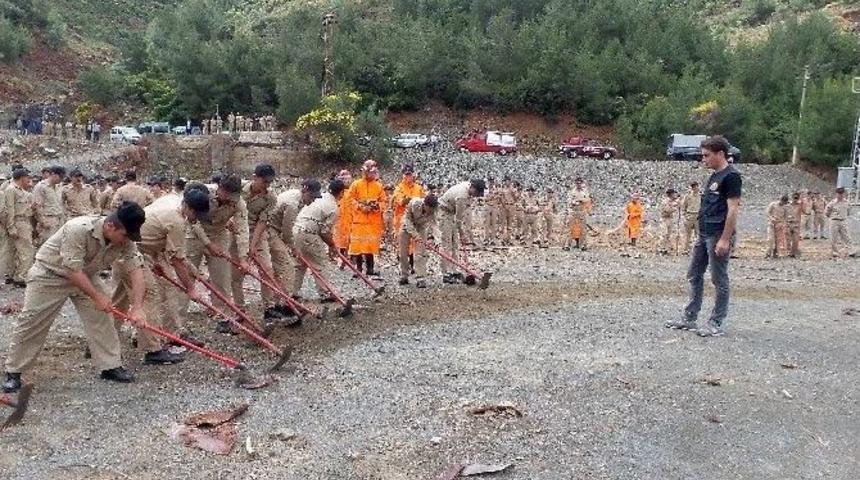 Aksaz&rsquo;da Askerlere Yangın S&ouml;nd&uuml;rme Eğitimi