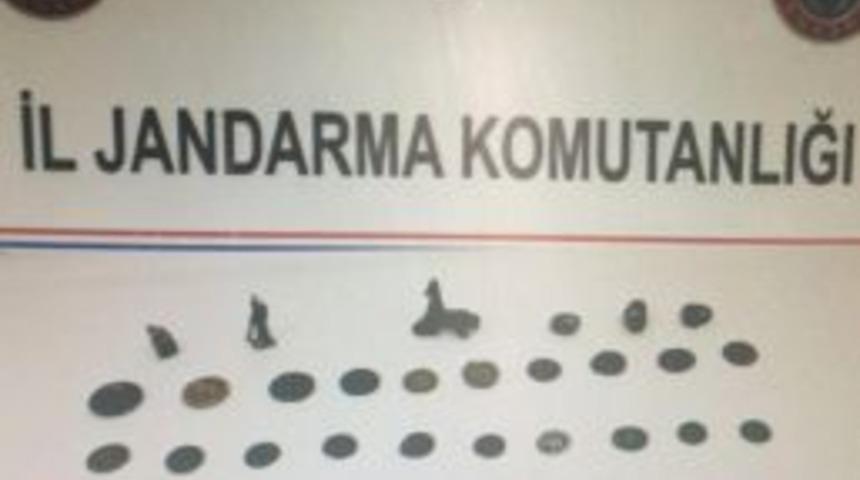 Tarihi Eser Ka&ccedil;ak&ccedil;ılarına Jandarmadan Su&ccedil;&uuml;st&uuml;