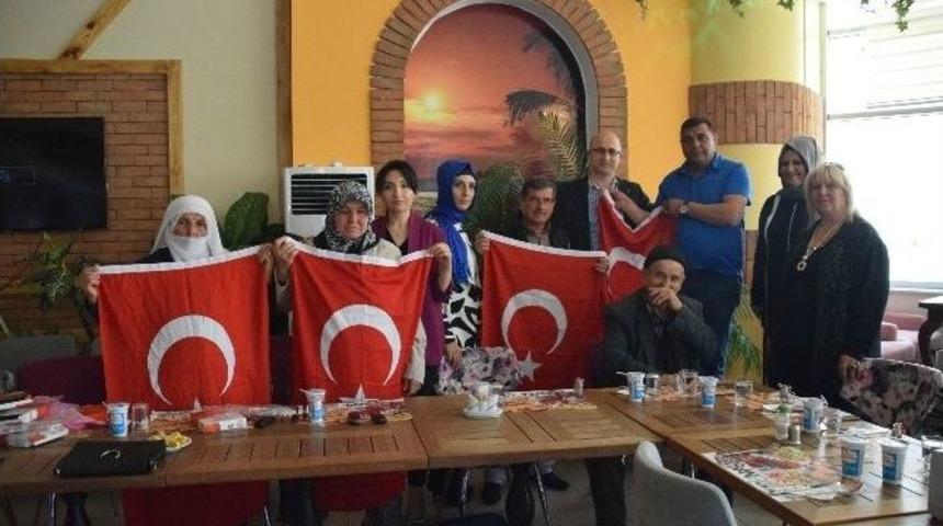 Aliağa&rsquo;da Şehit Ailelerine &Ouml;zel Yemek