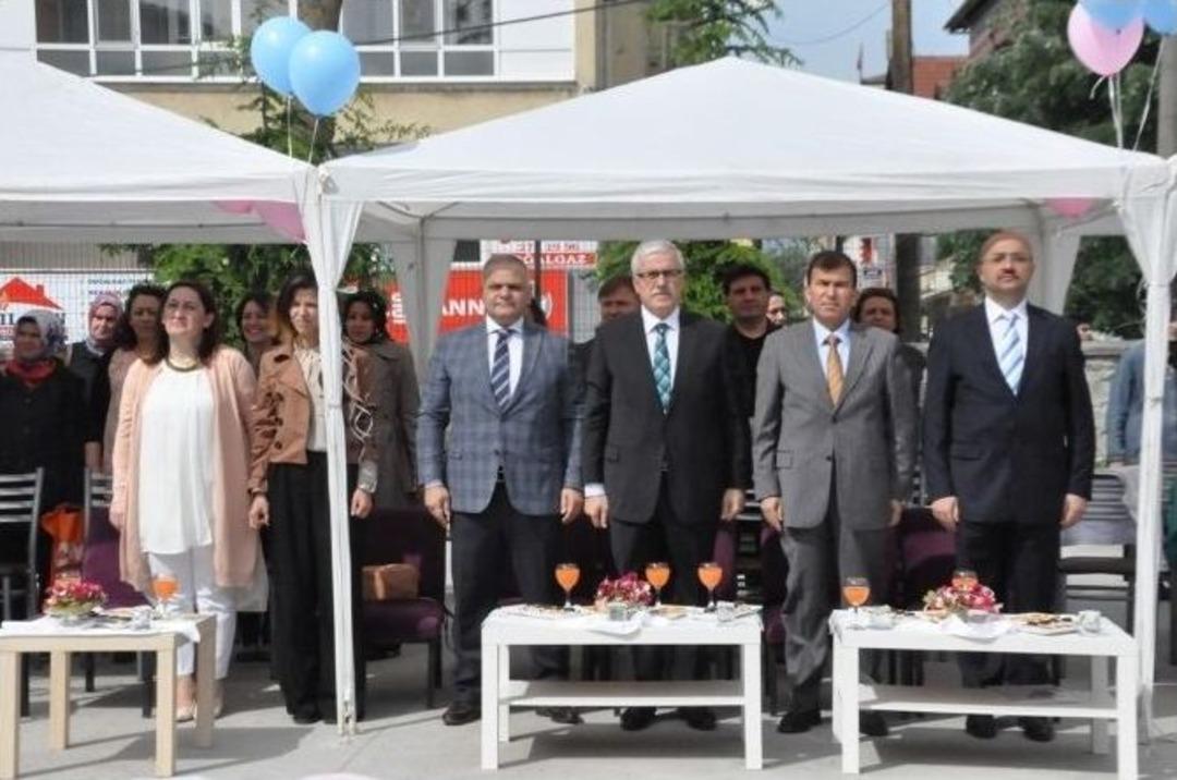 &Ouml;ğrencilerden &ldquo;k&uuml;&ccedil;&uuml;k Eller B&uuml;y&uuml;k D&uuml;şler&rdquo; &Ccedil;ocuk Şenliği G&ouml;sterisi