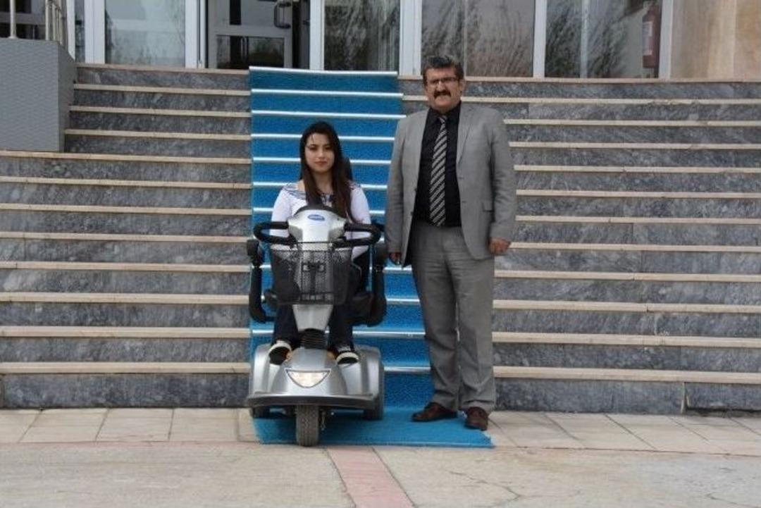 Engeli Asans&ouml;r&uuml; Şeyma&rsquo;nın Hayatını Kolaylaştırdı