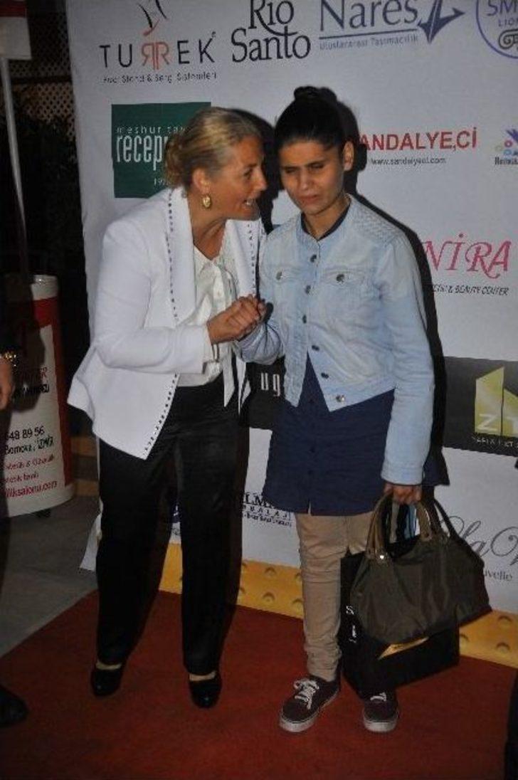 Görme Engelliler Yararına Defile Ve Konser G2