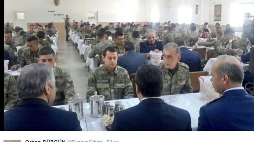 Vali Orhan D&uuml;zg&uuml;n &Ouml;ğle Yemeğini Komandolarla Birlikte Yedi