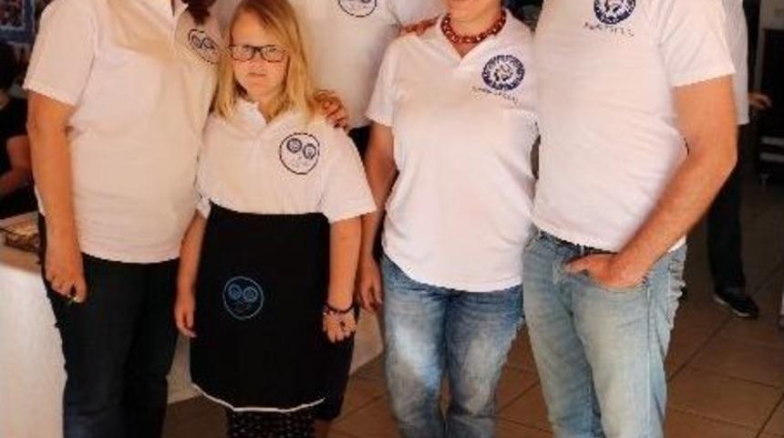 Oyuncu Cemal H&uuml;nal Engellilerle Bir Araya Geldi