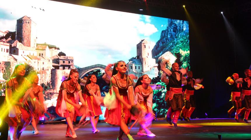 Perge'de masalsı g&ouml;steri