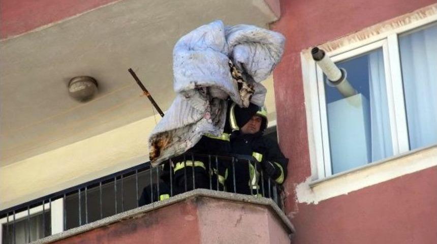 &Ccedil;akmakla Oynayan &Ccedil;ocuk Yangına Neden Oldu