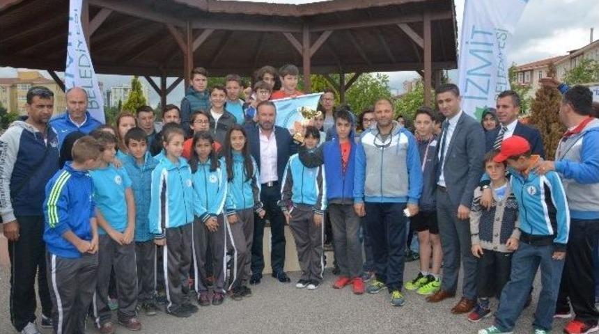 Bisiklet Yarışında Dereceye Girenler &Ouml;d&uuml;llerini Doğan&rsquo;ın Elinden Aldı