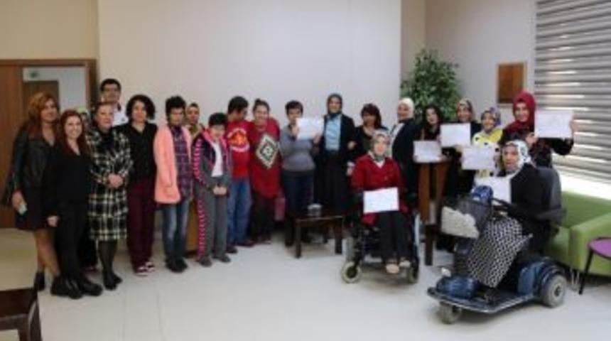 Darıca&rsquo;da Engelliler Sertifikalarını Aldı