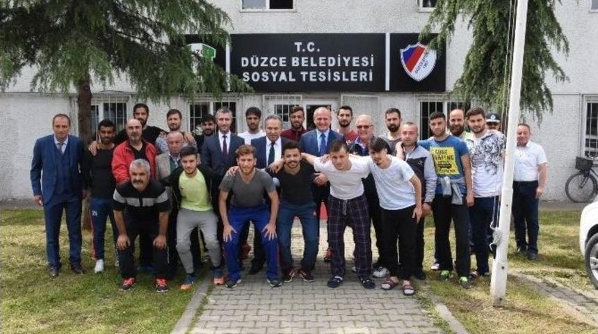 D&uuml;zcespora Moral Ziyareti