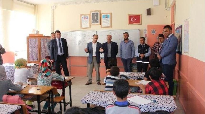 Başkan &Ouml;zaltun, Suriyeli &Ouml;ğrencilerle Bir Araya Geldi