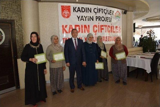 Kadın Çiftçiler Sertifika Aldı