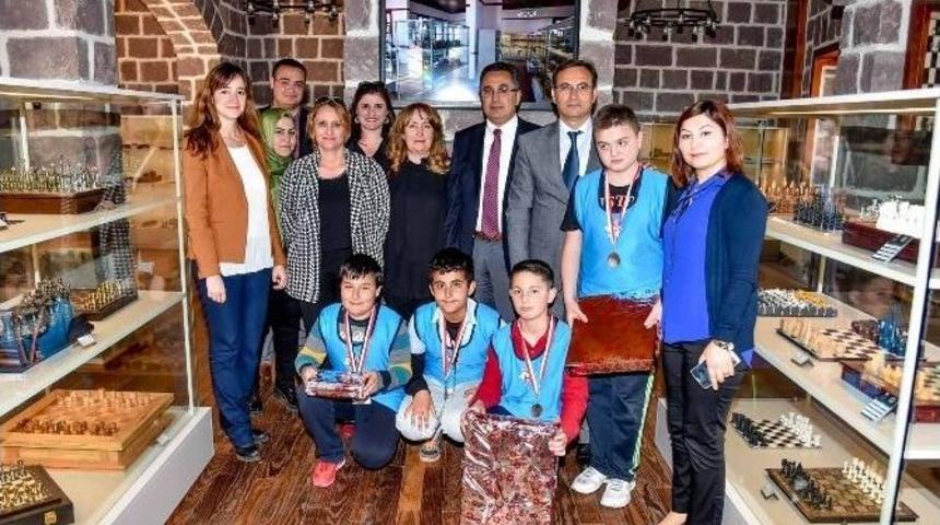 Altındağlıların Satran&ccedil; Turnuvası Heyecanı