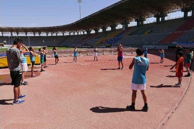 Haliliye Belediyesi, Atletizmde Yeni Sporcular Yetiştiriyor