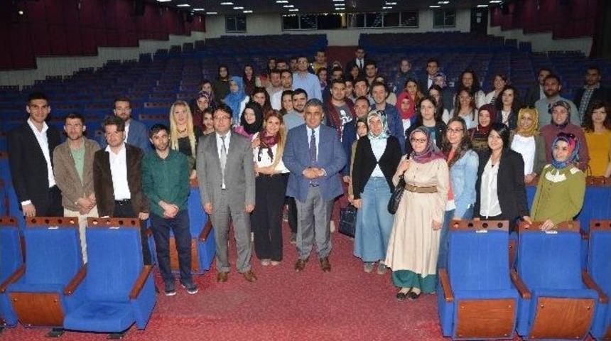 Başkan &Ouml;zg&uuml;ven&rsquo;den Gen&ccedil; &Ouml;ğretmenlere Kariyer Dersi