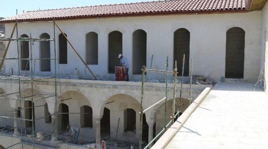 Barut&ccedil;u Hanı Tarihi Dokuyla Kimliğine Kavuşturuluyor