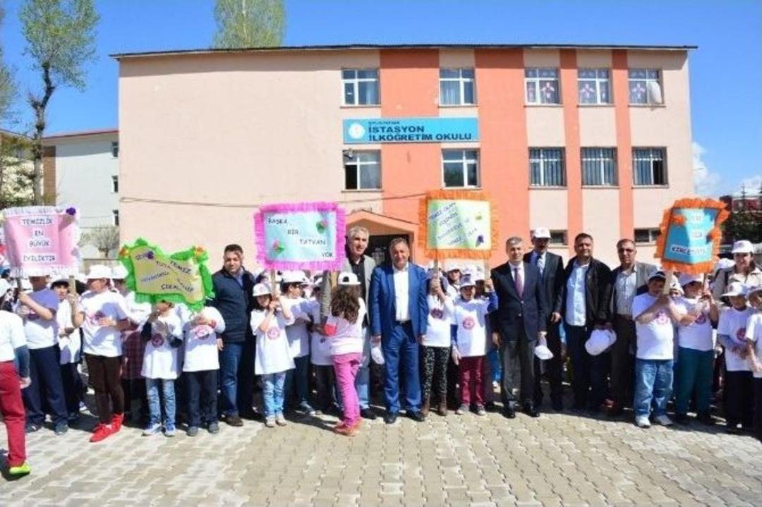 Mimik &Ouml;ğrencilerden &Ccedil;evre Temizliği