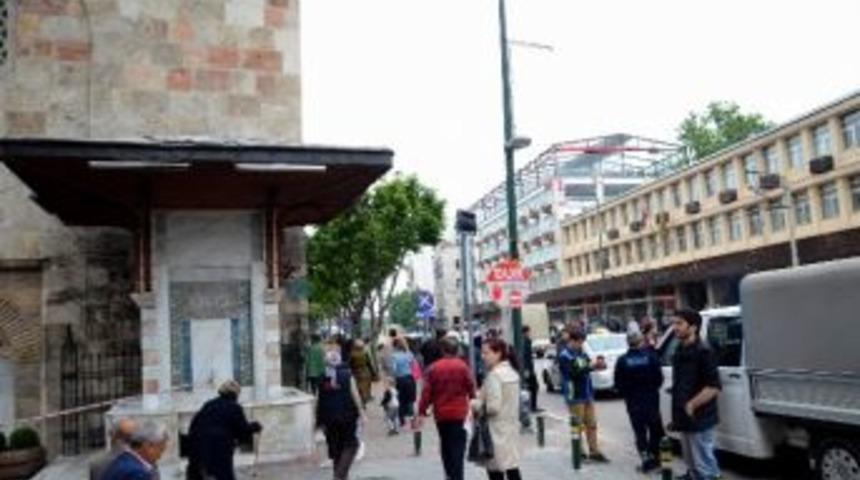 Bursa&rsquo;da Tarihi &Ccedil;eşmede Bomba Paniği