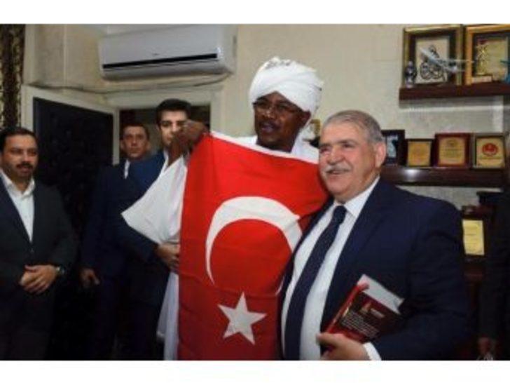 Sudan Heyetinin “türk Bayrağı” Sevgisi