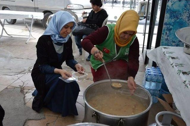 İhh’dan İhtiyaç Sahipleri İçin Kermes