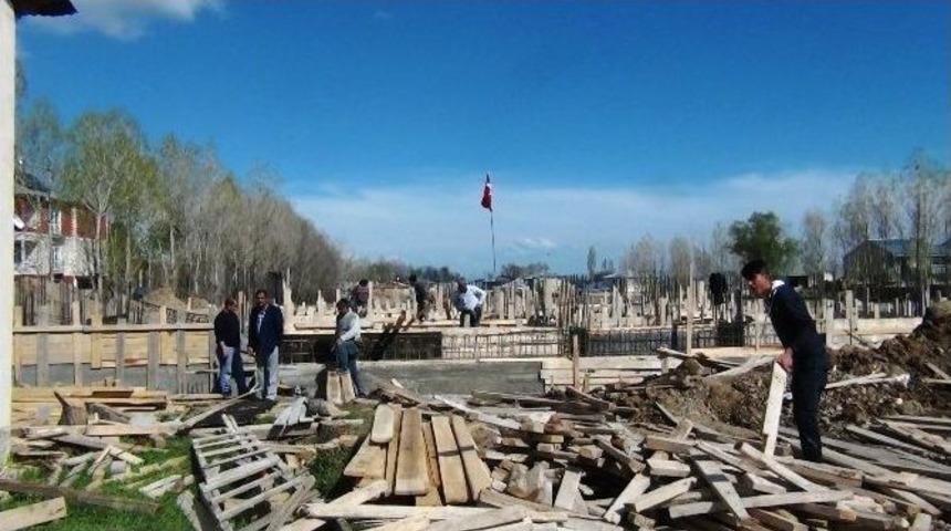 Erciş&rsquo;te Bin Kişilik Hz. &Ouml;mer Camii Temeli T&ouml;renle Atıldı