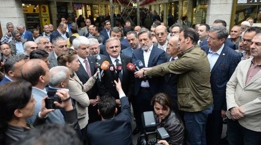 Bursalılar Cuma Namazında Ulucami&rsquo;ye Akın Etti