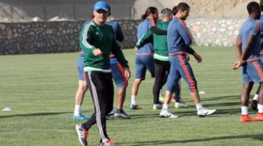 Alima Yeni Malatyaspor, Karşıyaka, Ma&ccedil;ı Hazırlıklarını S&uuml;rd&uuml;r&uuml;yor