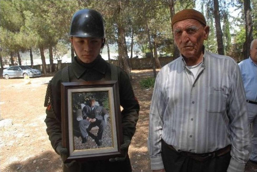 Kore Gazisi Askeri T&ouml;renle Toprağa Verildi