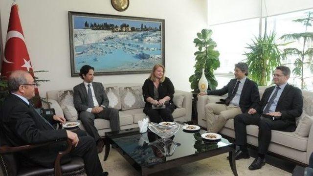 Macaristan Başkonsolosu Balazs Hendrich, Vali Şükrü Kocatepe’yi Ziyaret Etti