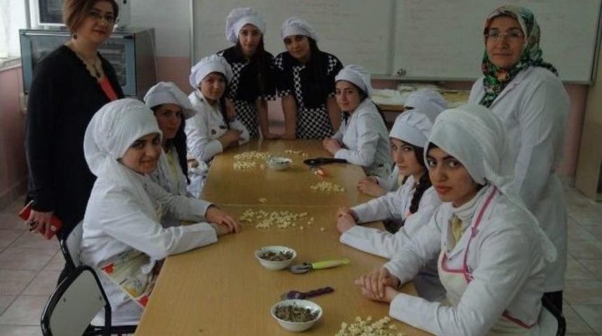 Yozgat&rsquo;ta Diplomalı Aş&ccedil;ılar Yetişiyor