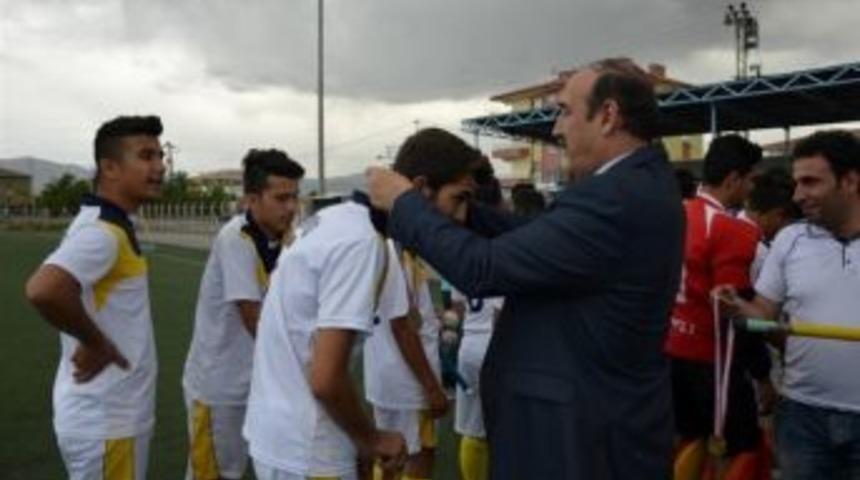 Hokey Grup M&uuml;sabakaları Sonu&ccedil;landı