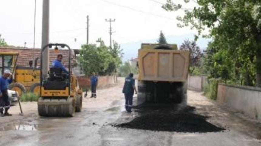 Akyazı&rsquo;da Alt Yapısı Biten Yerlerde Asfalt &Ccedil;alışmaları Başladı