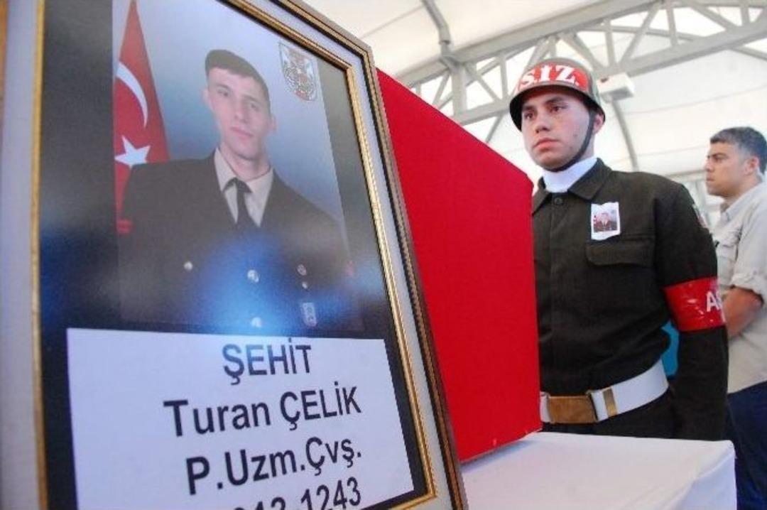 Şehidi Son Yolculuğuna Binlerce Kişi Uğurladı