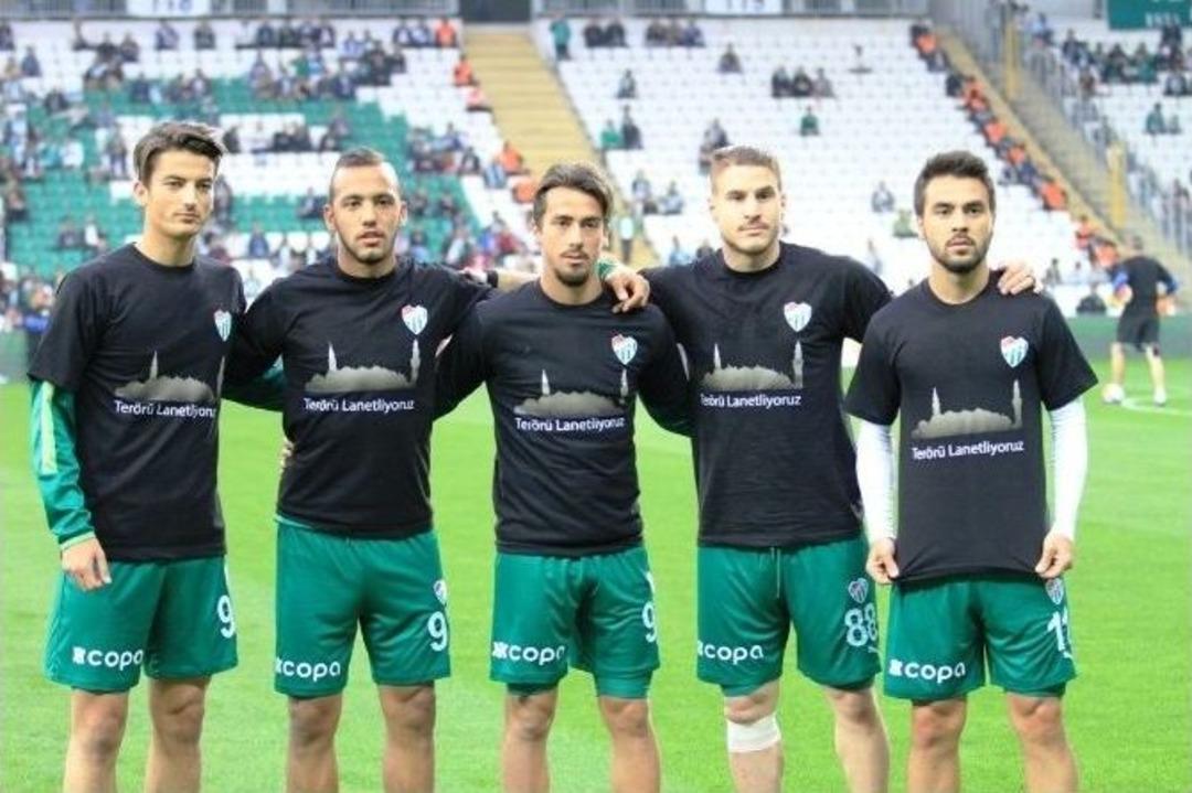 Bursaspor Taraftarları Umut Bulut&rsquo;un Acısını Paylaştı